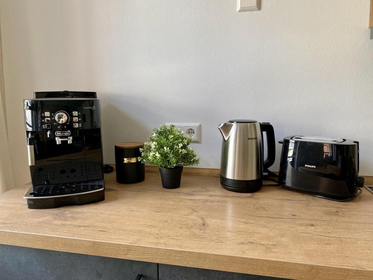 Discovair - Eisenach Karl14 - Vollausgestattete Apartments Mit Netflix In Der Fussgaengerzone 客房 照片