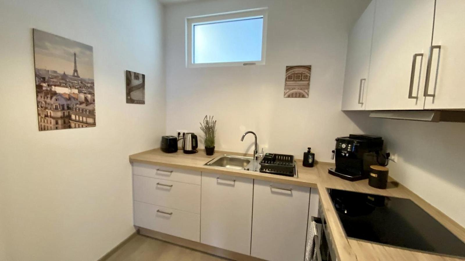 Discovair - Eisenach Karl14 - Vollausgestattete Apartments Mit Netflix In Der Fussgaengerzone 客房 照片